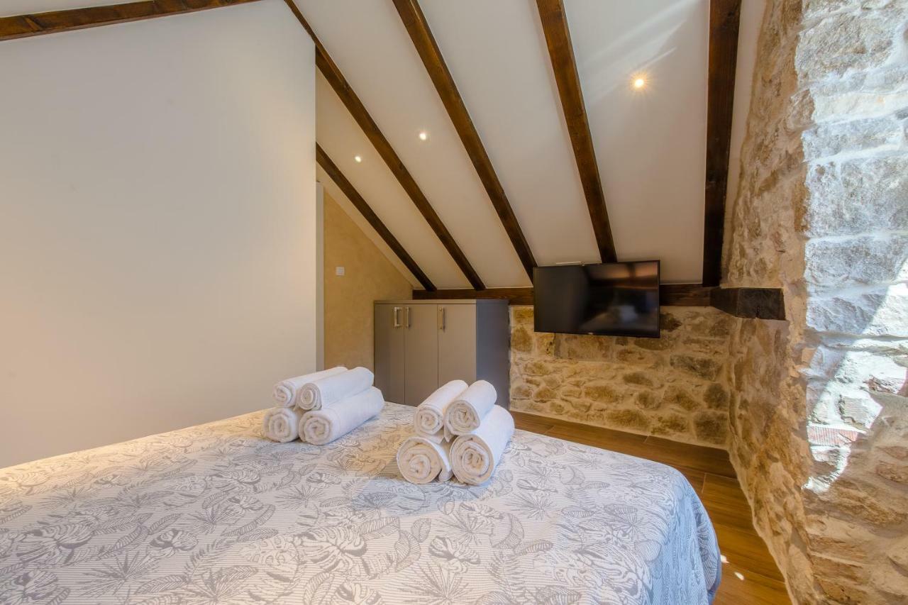 Luxury Petra In 400 Year Old Stone House 4+2 Spalato